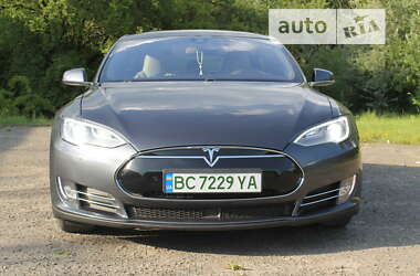 Лифтбек Tesla Model S 2016 в Львове