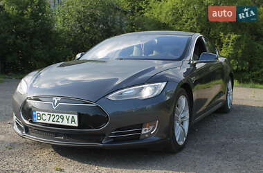 Ліфтбек Tesla Model S 2016 в Жовкві