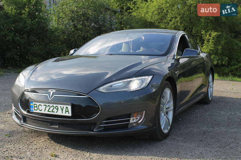 Tesla Model S 2016