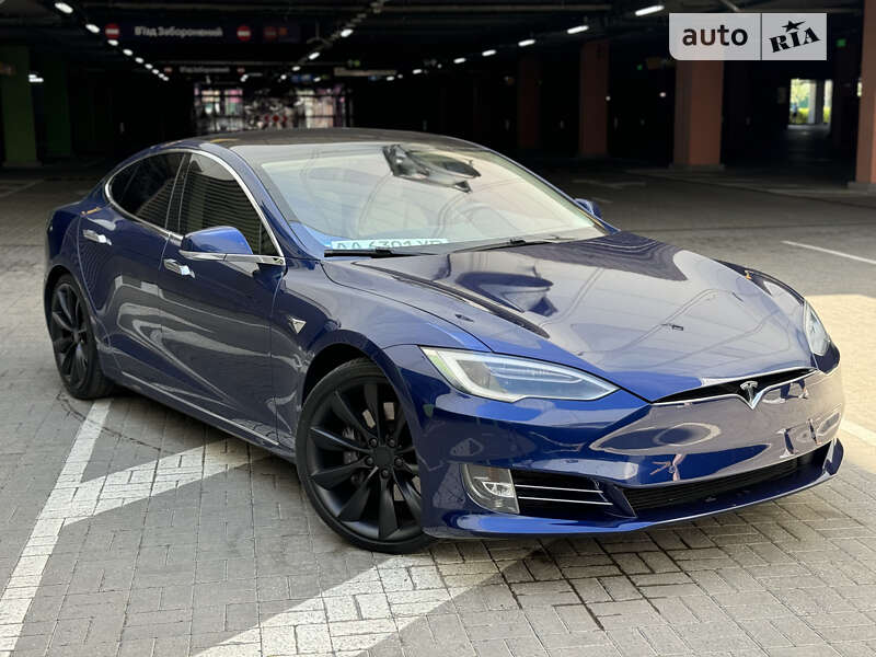 Ліфтбек Tesla Model S 2017 в Києві