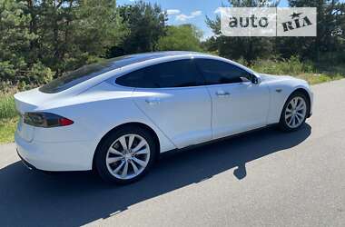 Лифтбек Tesla Model S 2014 в Киеве