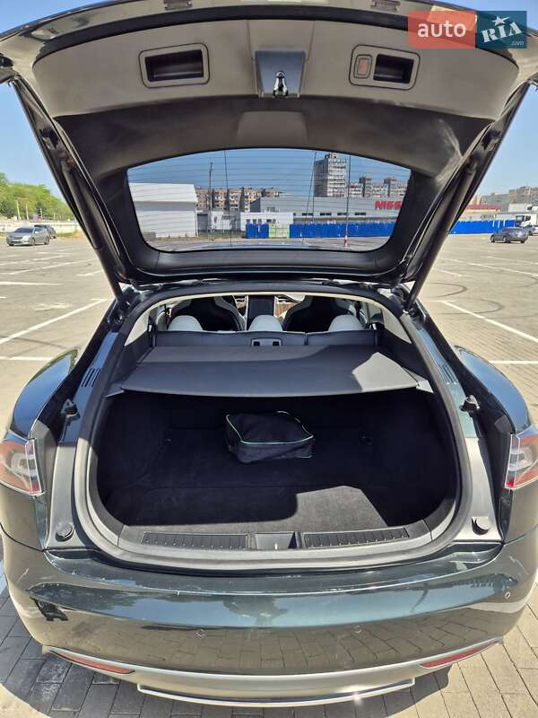 Ліфтбек Tesla Model S 2013 в Одесі