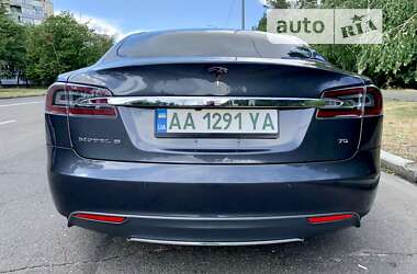 Ліфтбек Tesla Model S 2016 в Києві