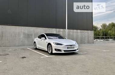 Лифтбек Tesla Model S 2016 в Киеве