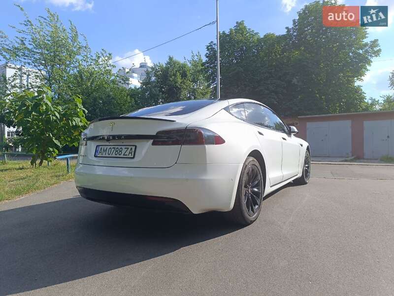 Ліфтбек Tesla Model S 2019 в Києві