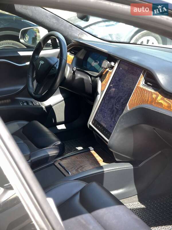 Ліфтбек Tesla Model S 2019 в Києві
