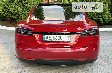 Лифтбек Tesla Model S 2014 в Киеве