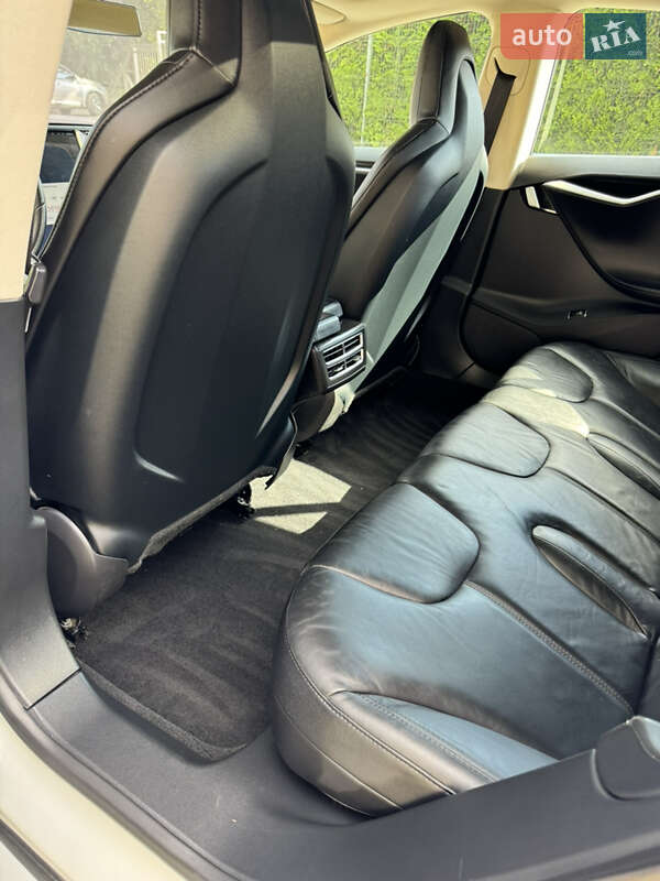 Хетчбек Tesla Model S 2013 в Києві