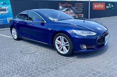 Лифтбек Tesla Model S 2015 в 