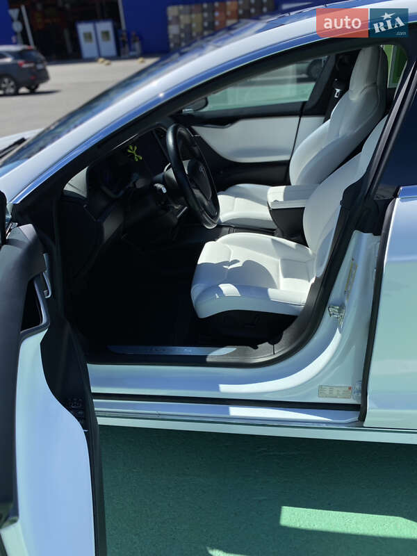 Лифтбек Tesla Model S 2018 в Полтаве