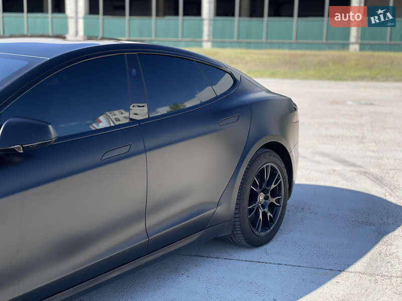 Tesla Model S, фото из объявления