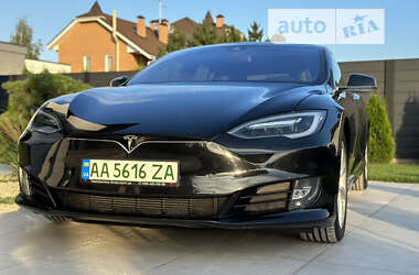 Ліфтбек Tesla Model S 2016 в Києві