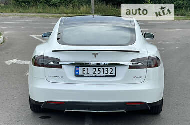 Лифтбек Tesla Model S 2015 в Ровно