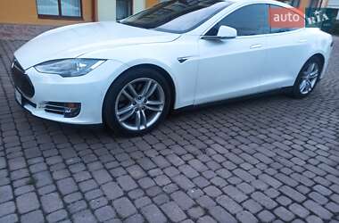 Ліфтбек Tesla Model S 2015 в 