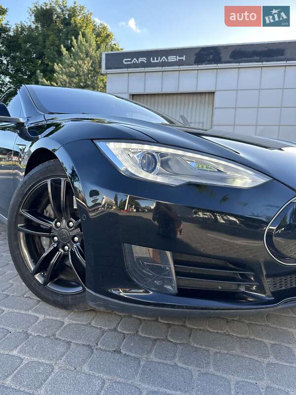 Хэтчбек Tesla Model S 2016 в Шептицькому