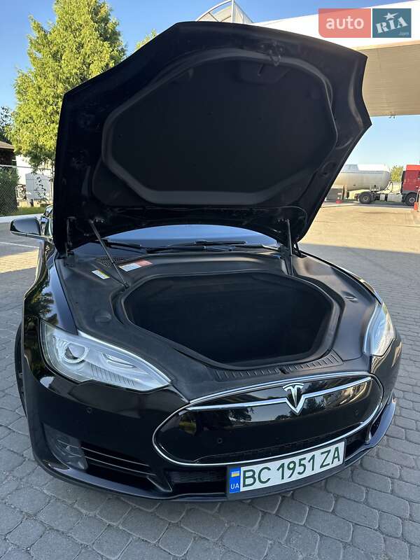 Хэтчбек Tesla Model S 2016 в Шептицькому