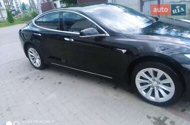 Лифтбек Tesla Model S 2018 в Киеве