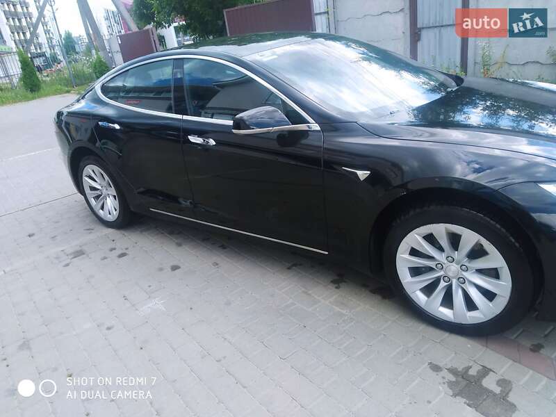 Лифтбек Tesla Model S 2018 в Киеве фото 3 Лифтбек Tesla Model S 2018 в Киеве