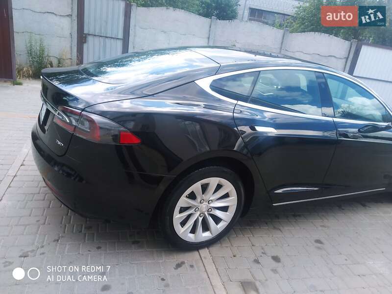Лифтбек Tesla Model S 2018 в Киеве фото 5 Лифтбек Tesla Model S 2018 в Киеве