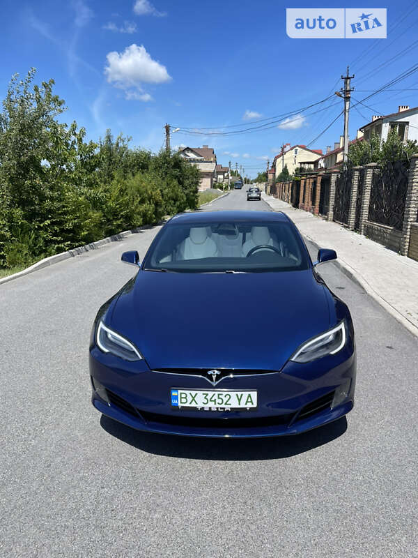 Ліфтбек Tesla Model S 2017 в Хмельницькому