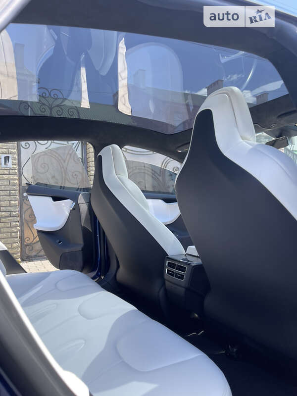 Ліфтбек Tesla Model S 2017 в Хмельницькому