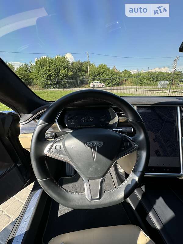 Лифтбек Tesla Model S 2016 в Белой Церкви