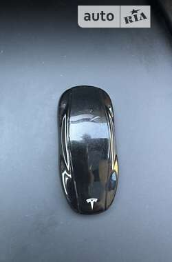 Лифтбек Tesla Model S 2016 в 