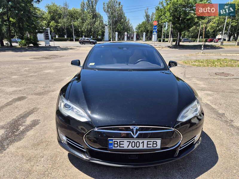 Ліфтбек Tesla Model S 2014 в Миколаєві