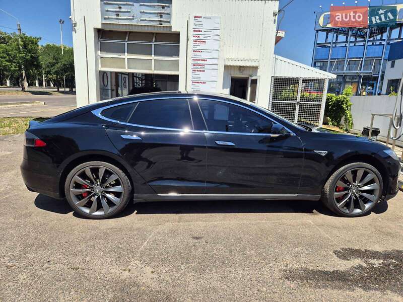 Ліфтбек Tesla Model S 2014 в Миколаєві