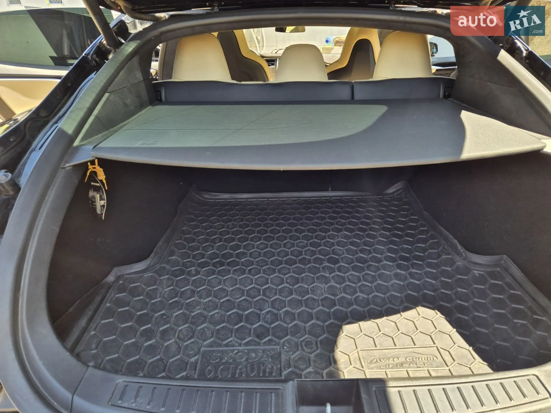 2014 Tesla Model S - мініатюра 11