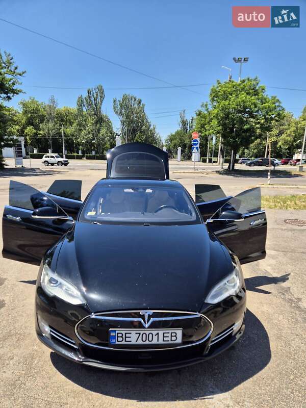 Ліфтбек Tesla Model S 2014 в Миколаєві