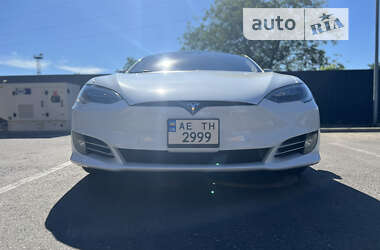 Ліфтбек Tesla Model S 2016 в 