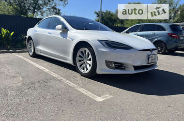 Ліфтбек Tesla Model S 2016 в 