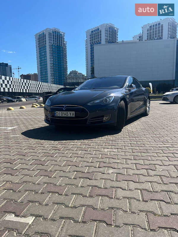 Ліфтбек Tesla Model S 2016 в 