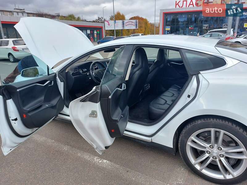 Ліфтбек Tesla Model S 2015 в Харкові