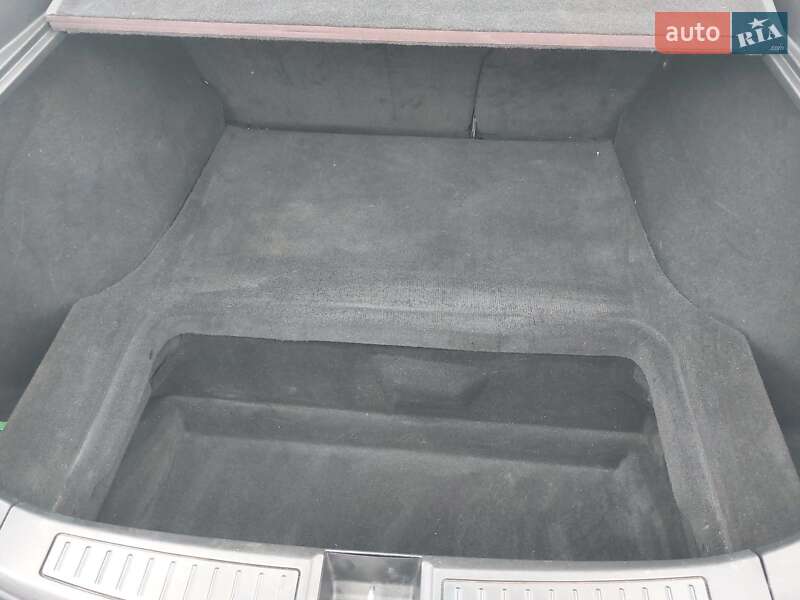 Ліфтбек Tesla Model S 2015 в Харкові