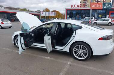 Лифтбек Tesla Model S 2015 в 