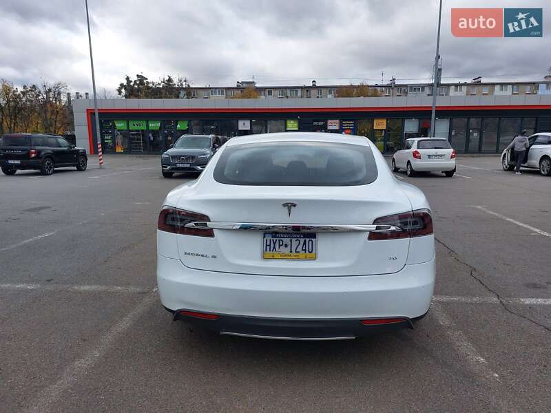 Ліфтбек Tesla Model S 2015 в Харкові