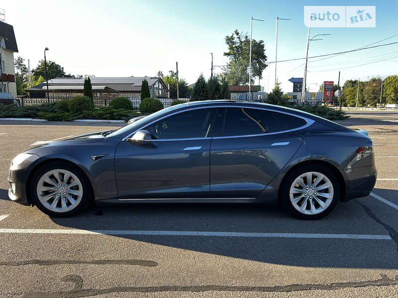 Лифтбек Tesla Model S 2016 в Киеве фото 3 Лифтбек Tesla Model S 2016 в Киеве