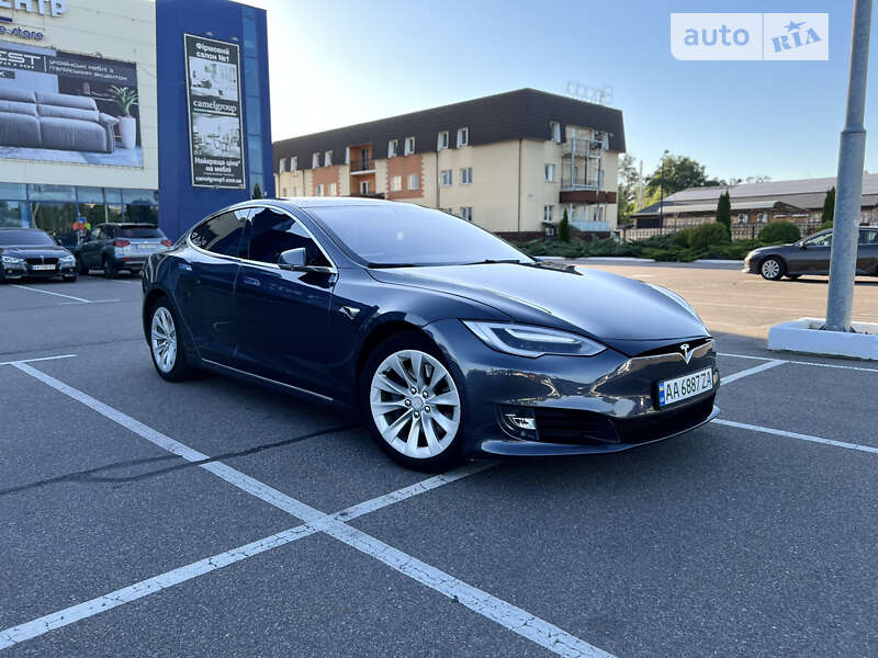 Лифтбек Tesla Model S 2016 в Киеве фото 8 Лифтбек Tesla Model S 2016 в Киеве