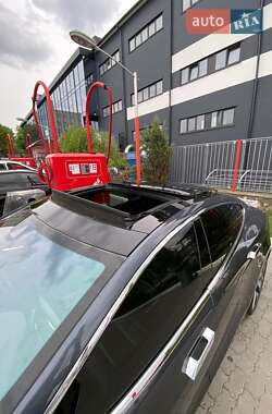 Лифтбек Tesla Model S 2015 в 