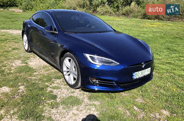 Лифтбек Tesla Model S 2015 в 