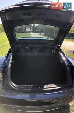 Лифтбек Tesla Model S 2015 в 