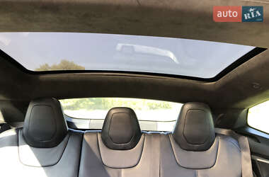 Лифтбек Tesla Model S 2015 в 