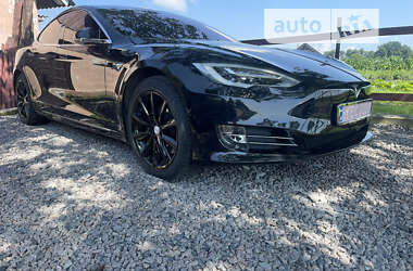 Ліфтбек Tesla Model S 2017 в Бродах