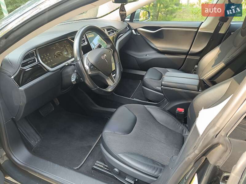 Лифтбек Tesla Model S 2014 в Киеве