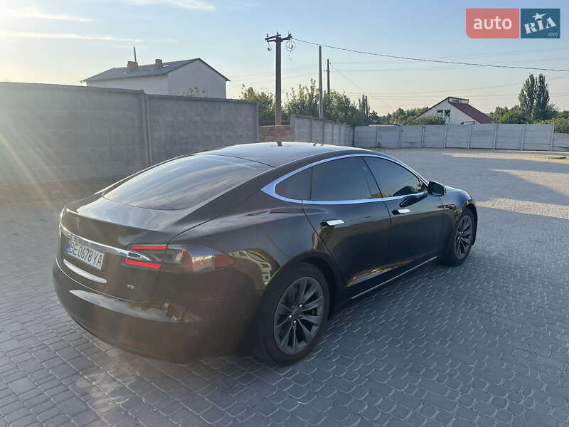 Лифтбек Tesla Model S 2017 в Первомайске