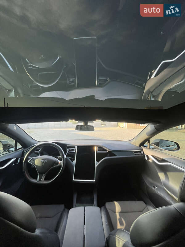 Лифтбек Tesla Model S 2017 в Первомайске