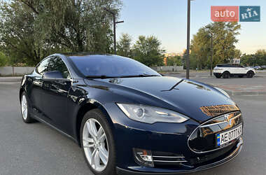 Лифтбек Tesla Model S 2014 в 