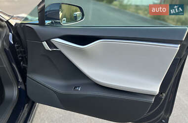 Лифтбек Tesla Model S 2014 в 